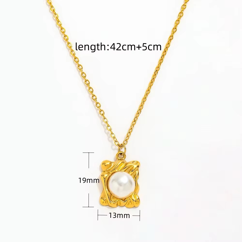 18K Gold Plated Pearl Pendant Necklace - Picture 6 of 7